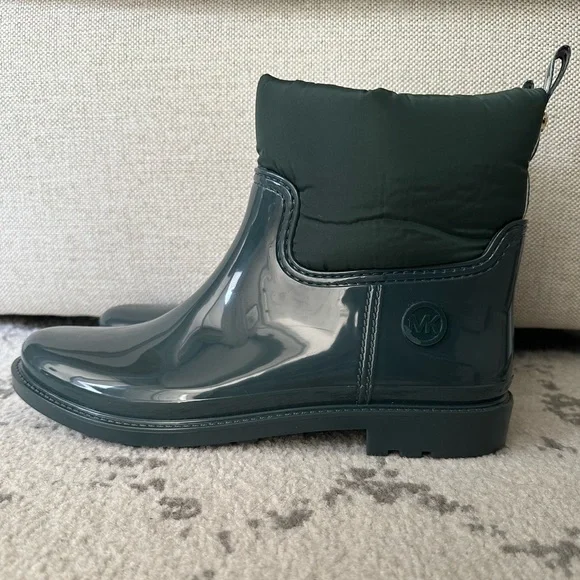 💫 NWOT 💫 Michael Kors Rain Boots - Picture 4 of 4